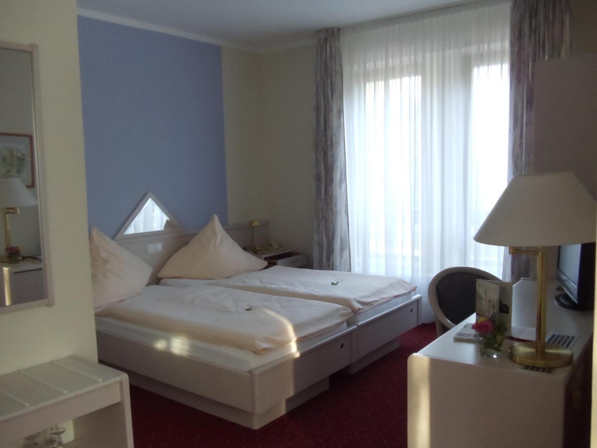 Hotel Weiss Ангермюнде Екстериор снимка