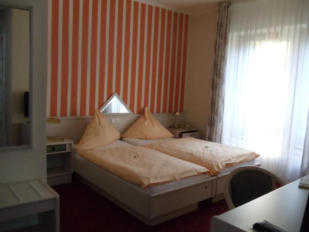 Hotel Weiss Ангермюнде Екстериор снимка